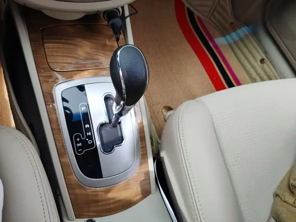 Buick Excelle 2015 — фото 14