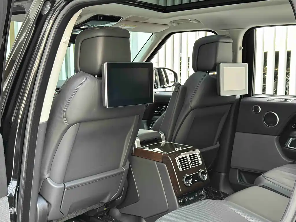 Land Rover Range Rover 2021 — фото 13