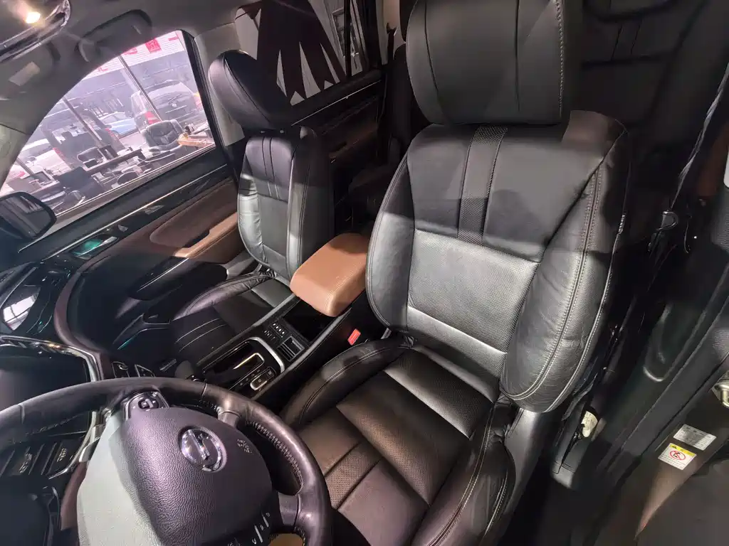 GAC Motor Trumpchi GS8 2018 — фото 15