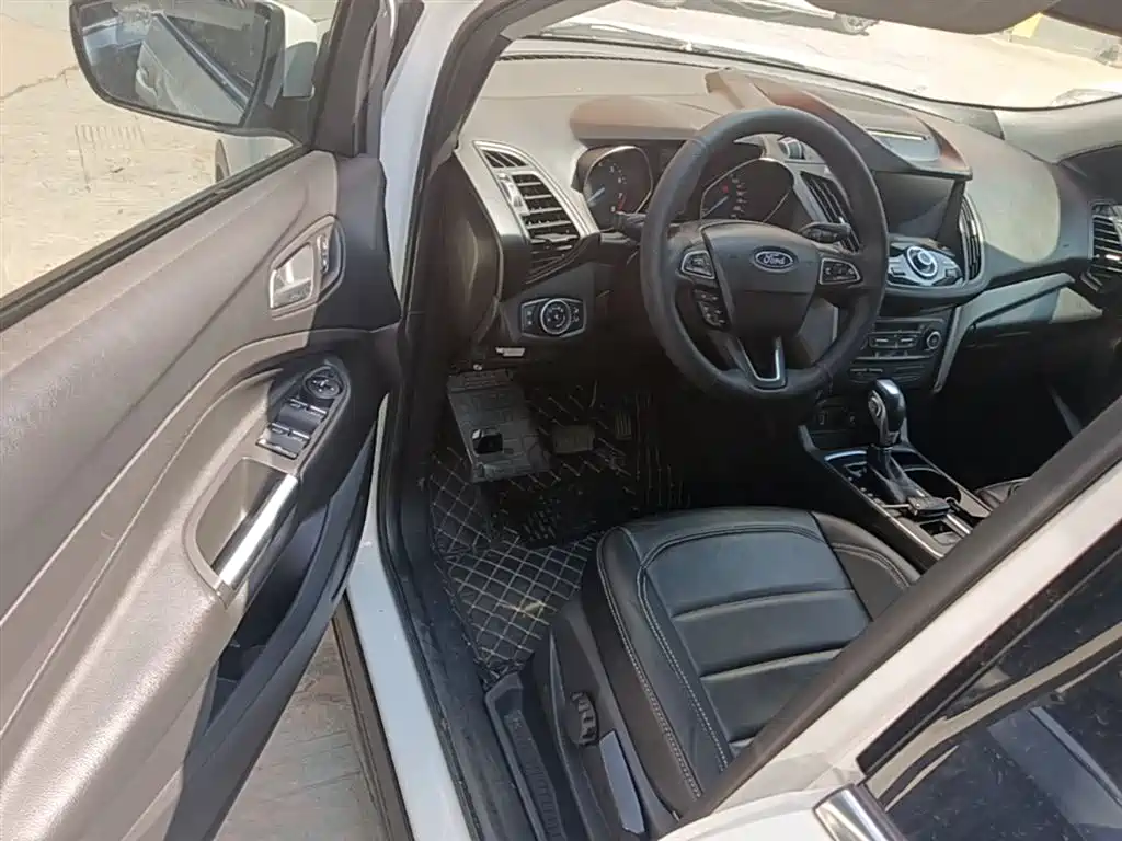 Ford Kuga 2018 — фото 16
