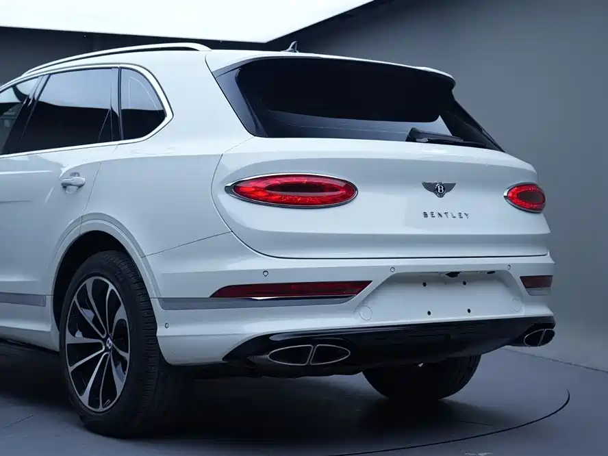Bentley Bentayga 2020 — фото 6