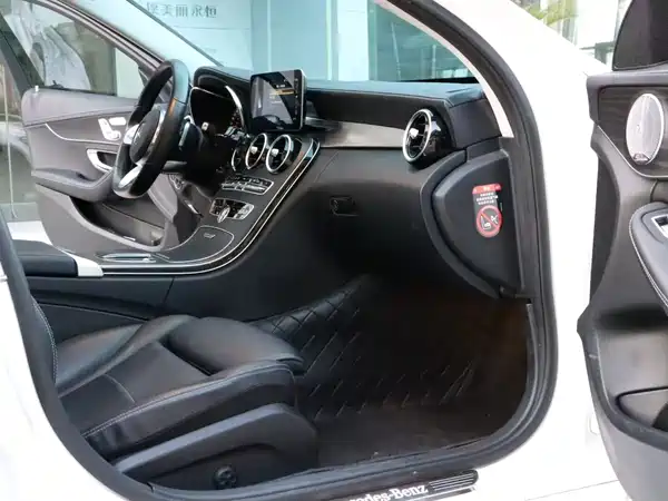 Mercedes-Benz C-Class 2022