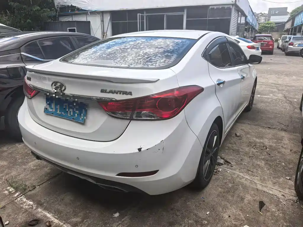 Hyundai Elantra 2016