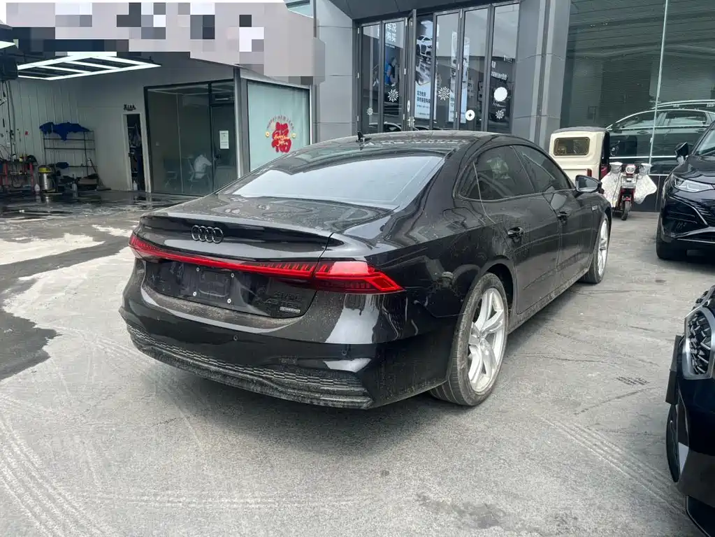 Audi A7L 2023 — фото 9