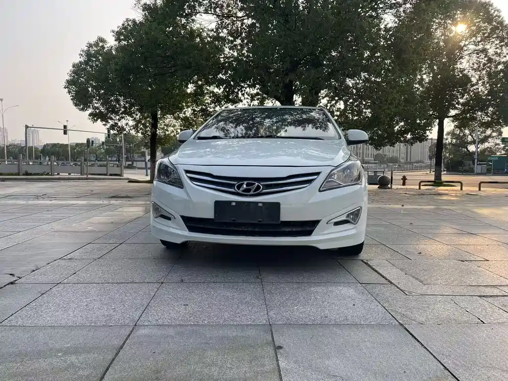 Hyundai Verna 2015 — фото 2