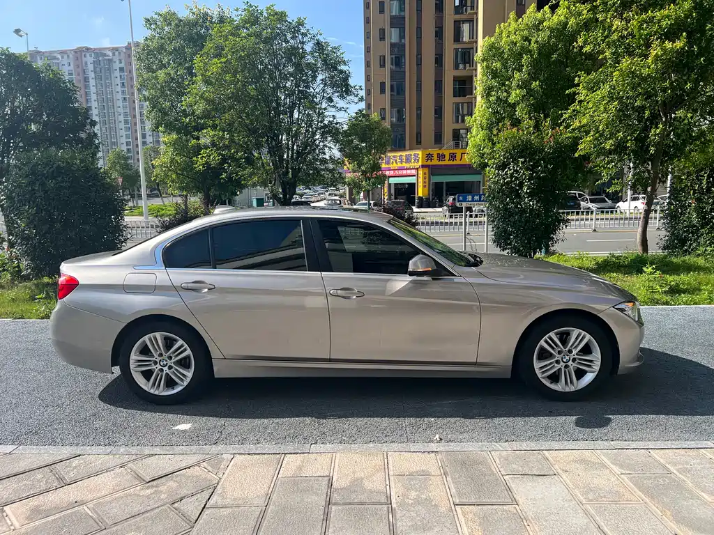 BMW 3 Series 2016 — фото 11