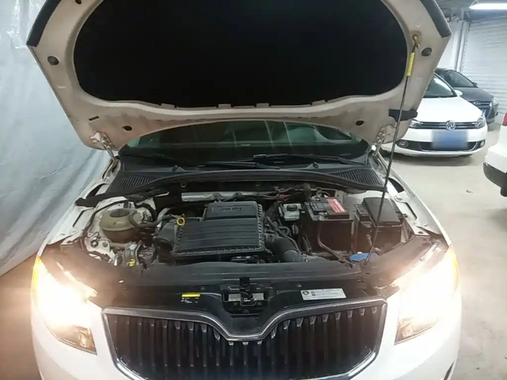 Skoda Octavia 2015 — фото 20