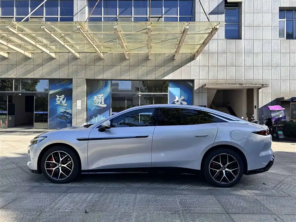 BYD Han L 2025 — фото 11