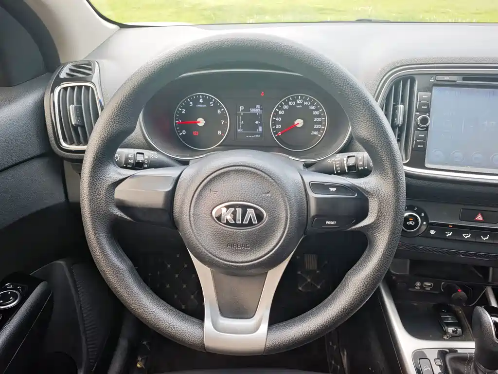 Kia KX3 Proud Running 2015 — фото 11