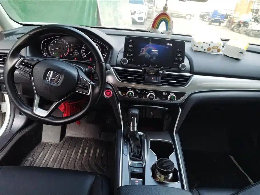 Honda Accord 2021 — фото 12