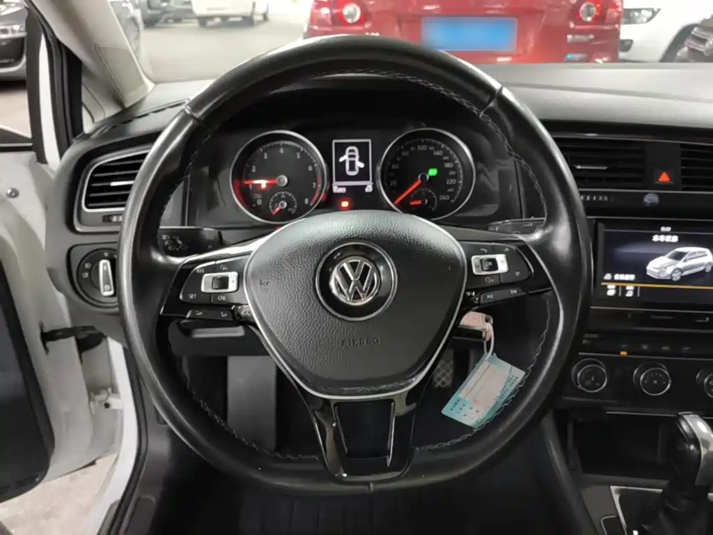 Volkswagen Golf 2018 — фото 11