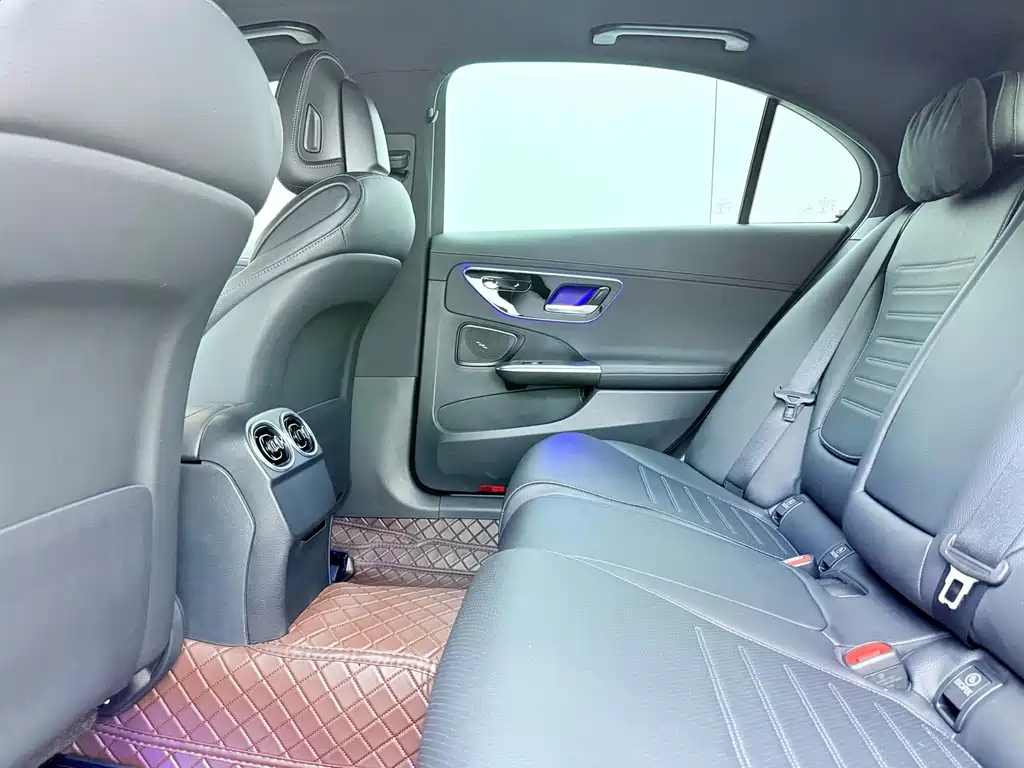 Mercedes-Benz C-Class 2022 — фото 10