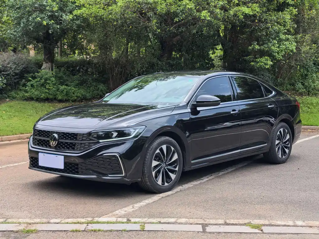 Volkswagen Passat 2023