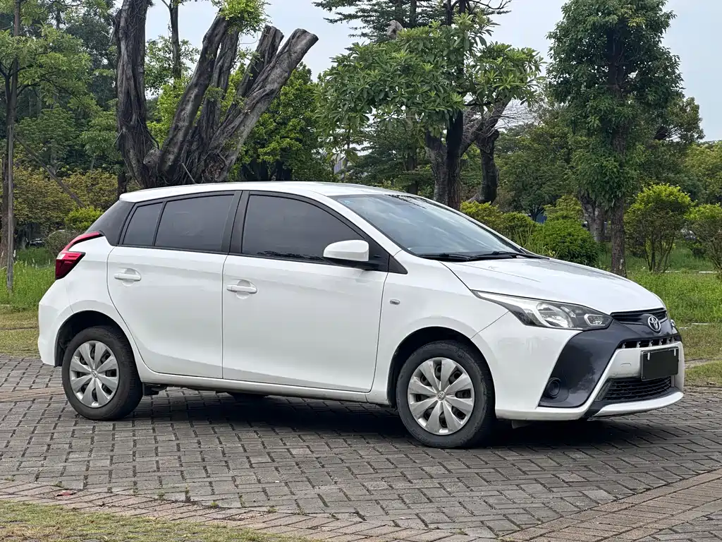 Toyota Yaris L 2018 — фото 3