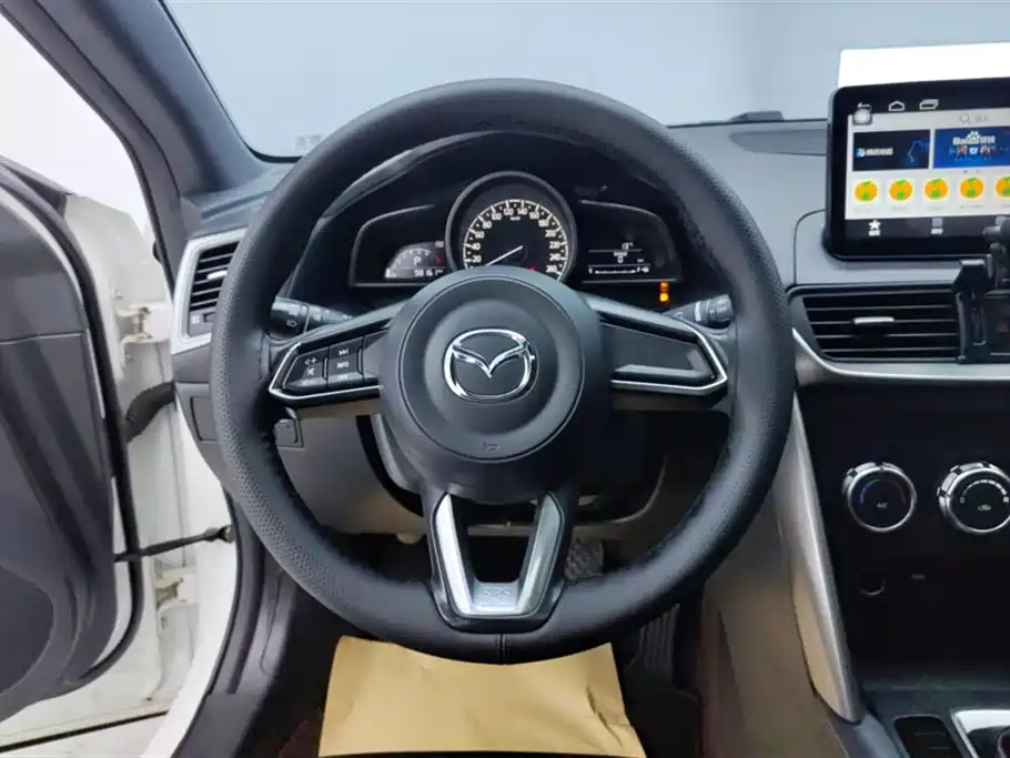 Mazda CX-4 2018 — фото 15