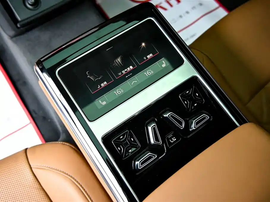 Audi A8 2023 — фото 33