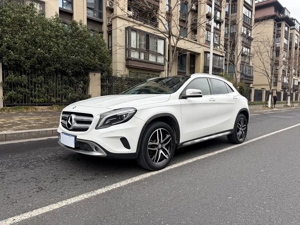 Mercedes-Benz GLA 2017 — фото 1