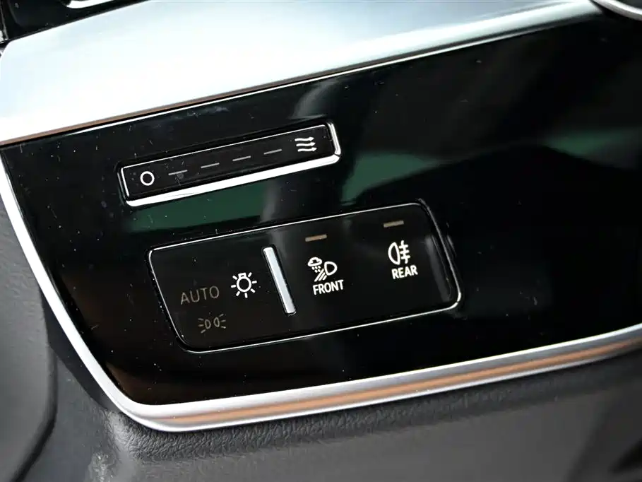 Audi A8 2023 — фото 25