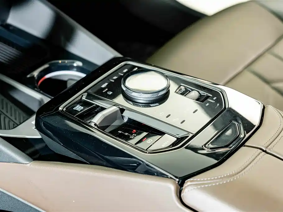 BMW 5 Series 2024 — фото 11