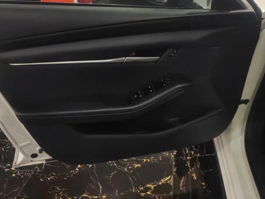 Mazda 3 Angkesela 2022