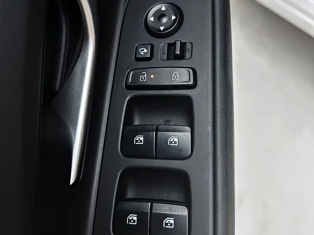 Hyundai Elantra 2023 — фото 16