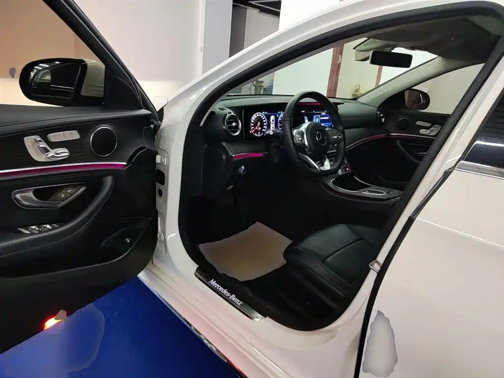 Mercedes-Benz E-Class 2020 — фото 15