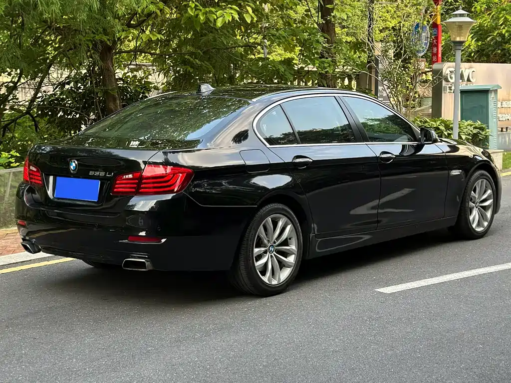 BMW 5 Series 2015 — фото 7