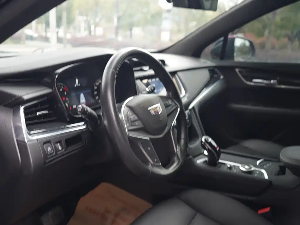Cadillac XT5 2022 — фото 12