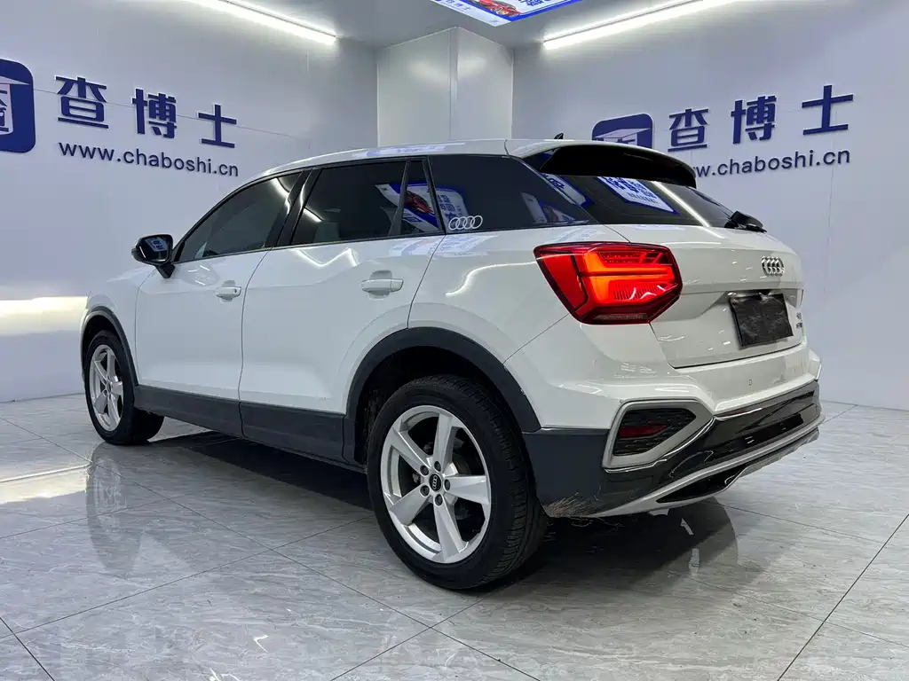Audi Q2L 2023 — фото 14