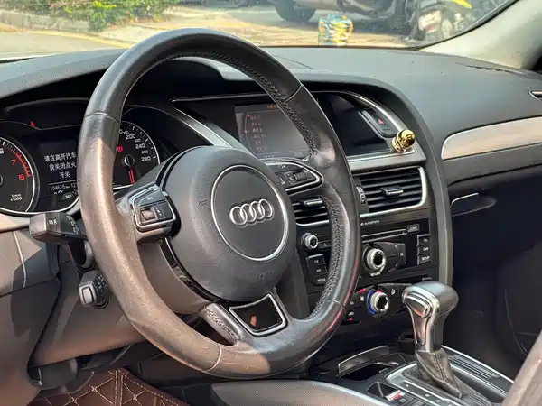 Audi A4L 2013