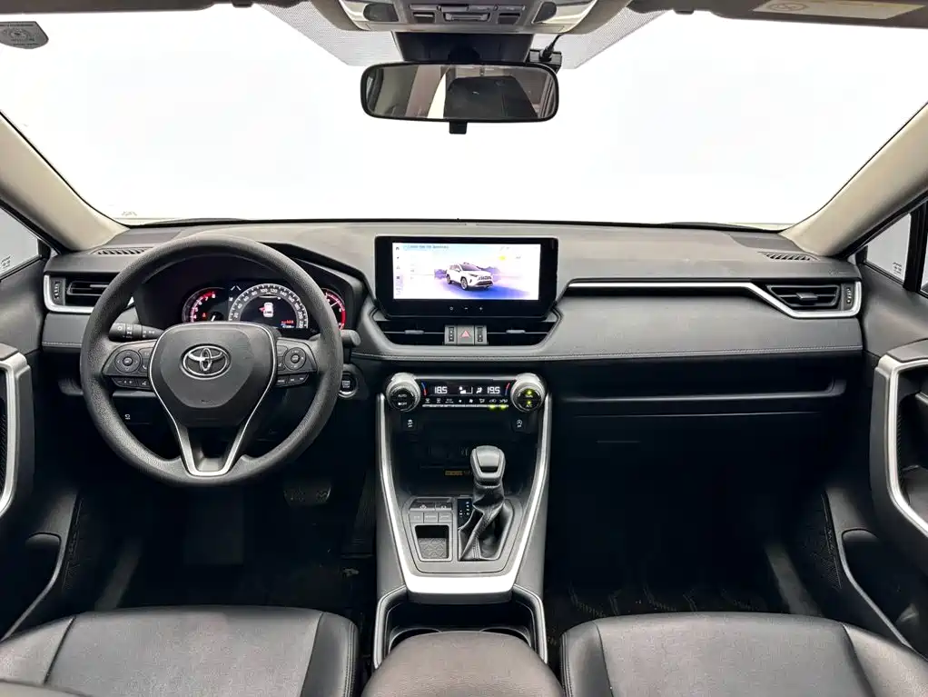 Toyota RAV4 2023 — фото 10