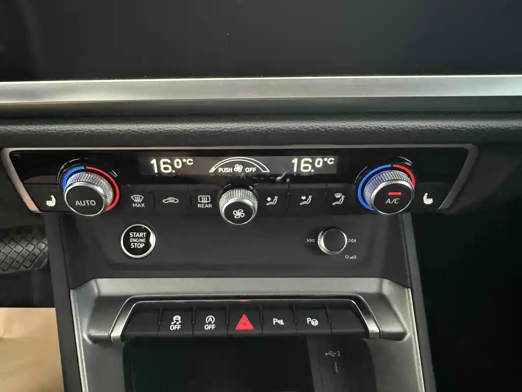 Audi Q3 2023 — фото 12