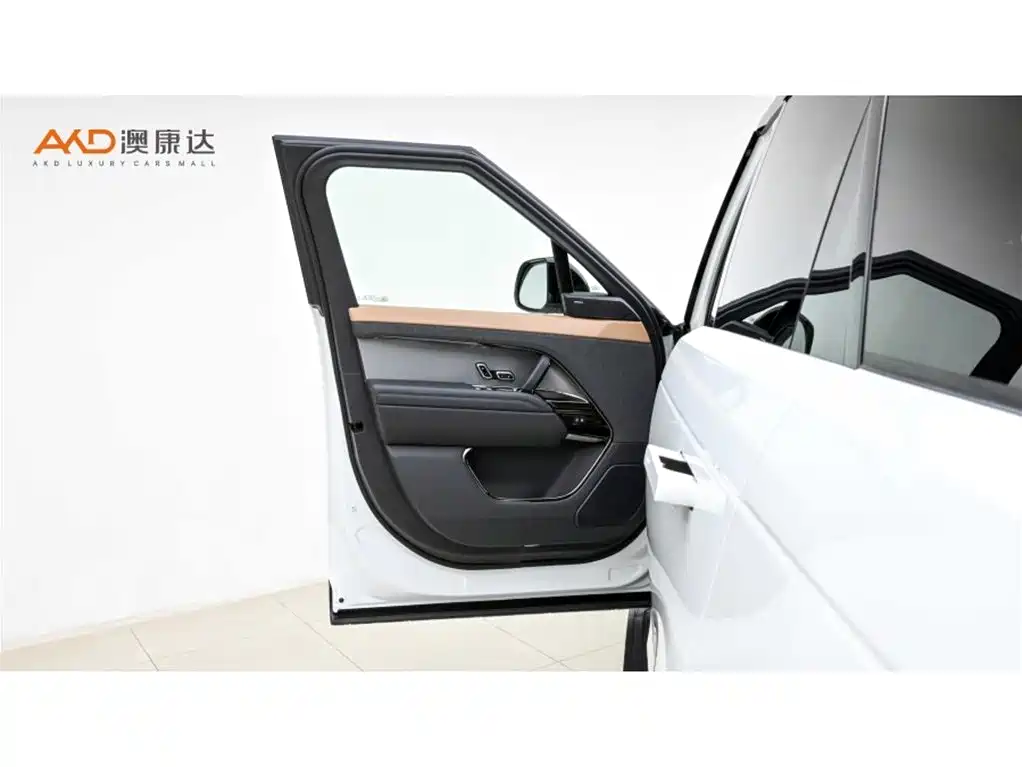 Land Rover Sport 2023 — фото 10
