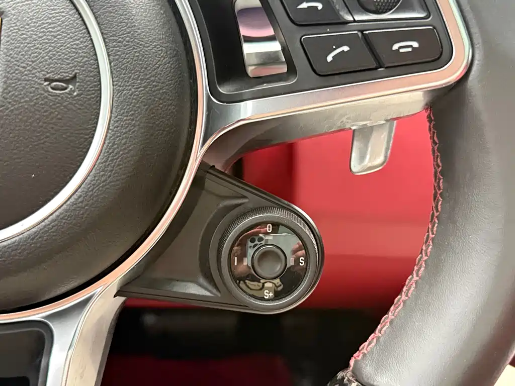 Porsche Cayenne 2018 — фото 13
