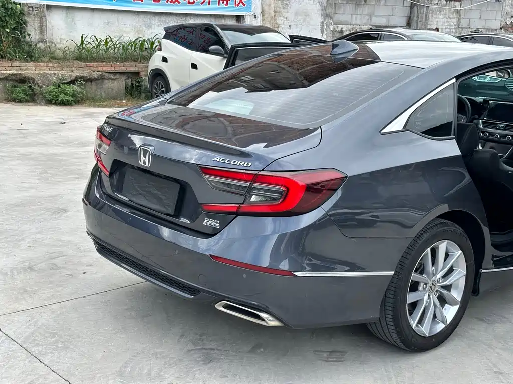 Honda Accord 2022 — фото 19