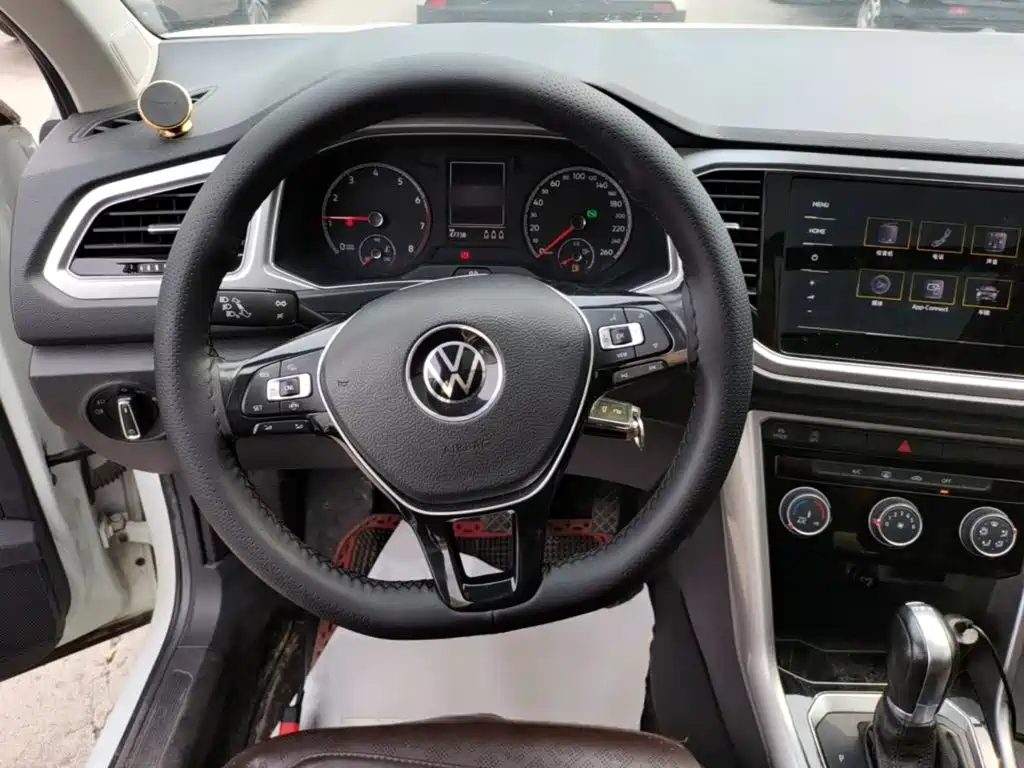 Volkswagen T-Roc 2021 — фото 11