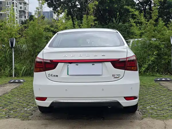 Dongfeng E70 2021