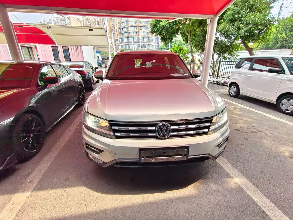 Volkswagen Tiguan L 2018 — фото 2