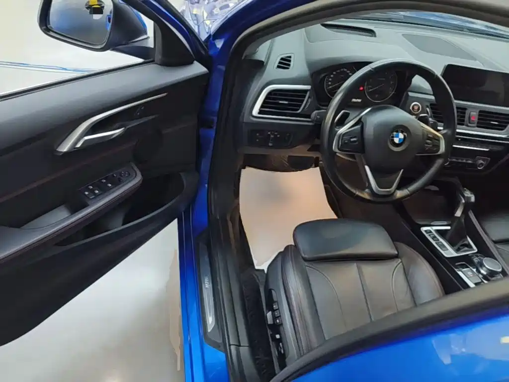 BMW 1 Series 2017 — фото 16