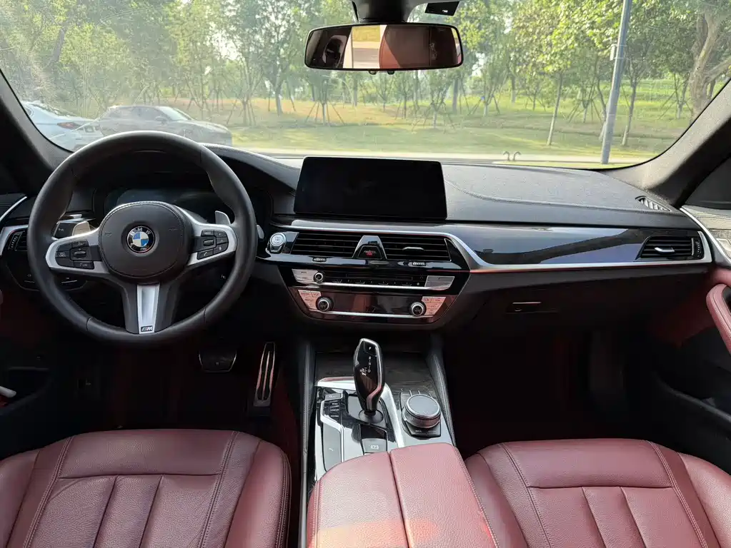 BMW 5 Series 2019 — фото 4
