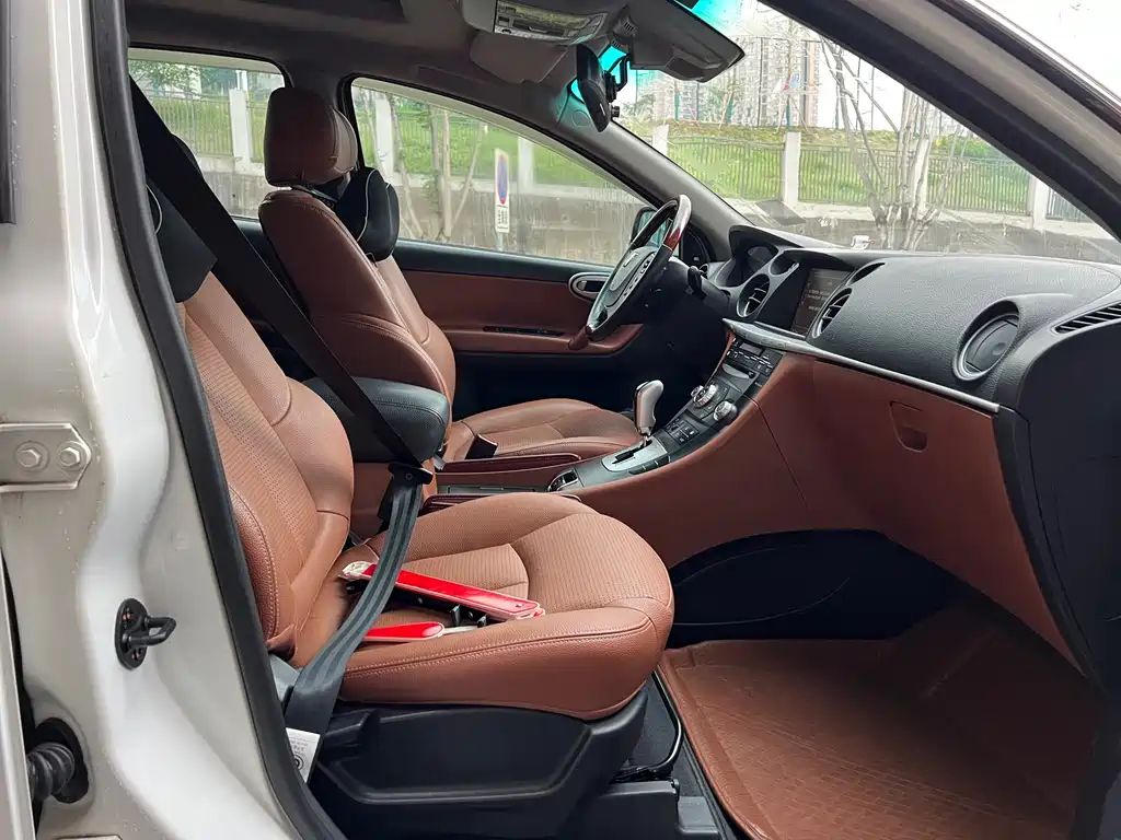 Luxgen Big 7 SUV 2014 — фото 23