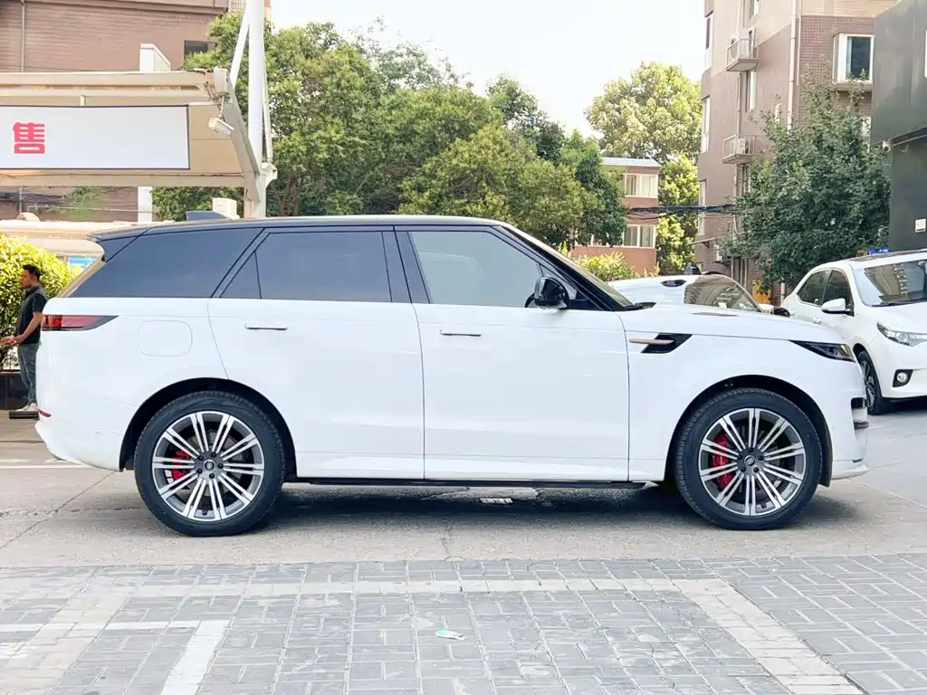 Land Rover Range Rover Sport 2026 — фото 6