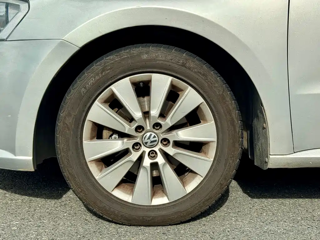 Volkswagen Lavida 2014