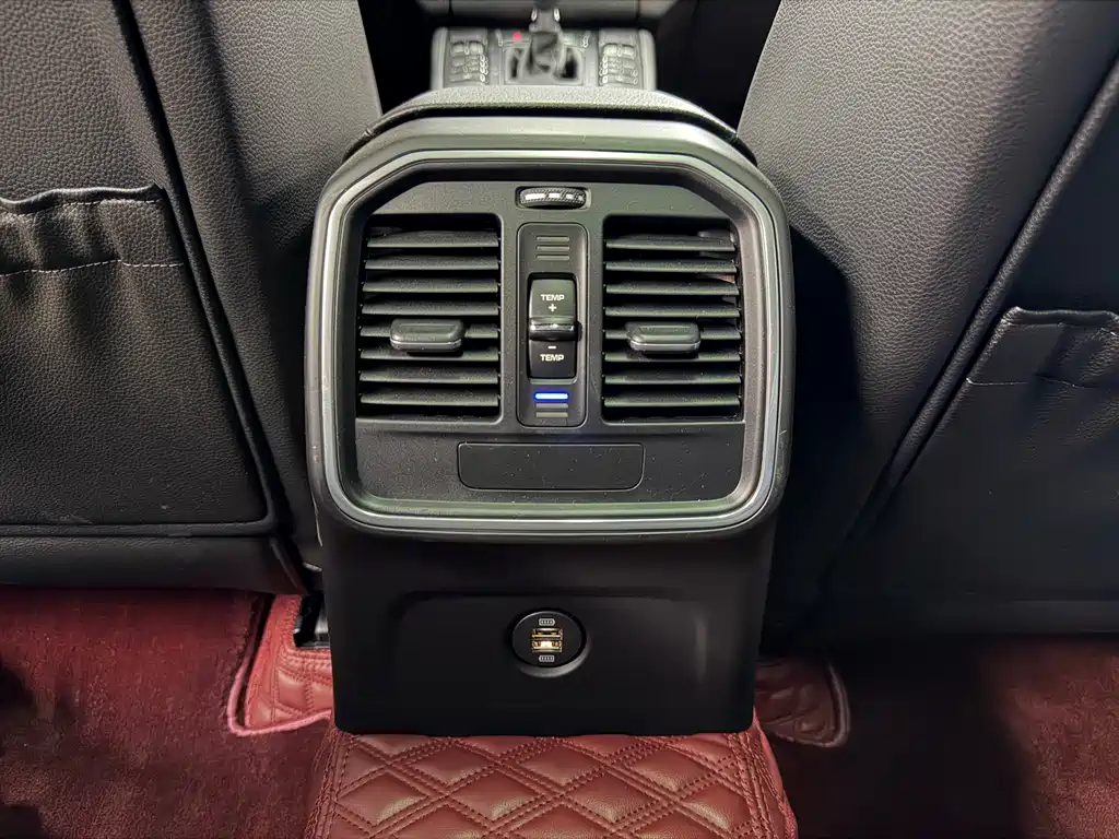 Porsche Macan 2017 — фото 21