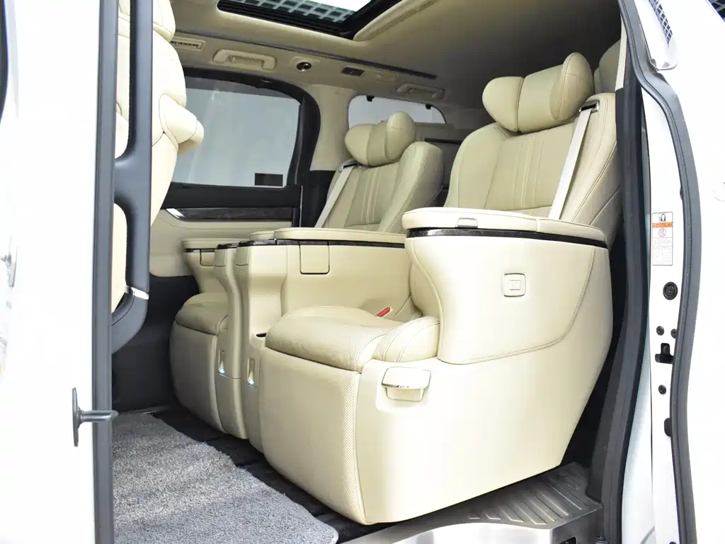 Toyota Alphard 2018 — фото 17