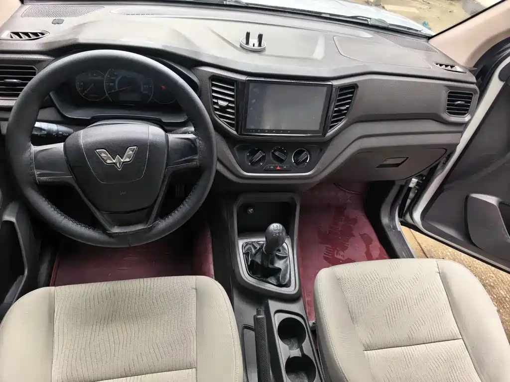 Wuling Hongguang V 2019 — фото 11