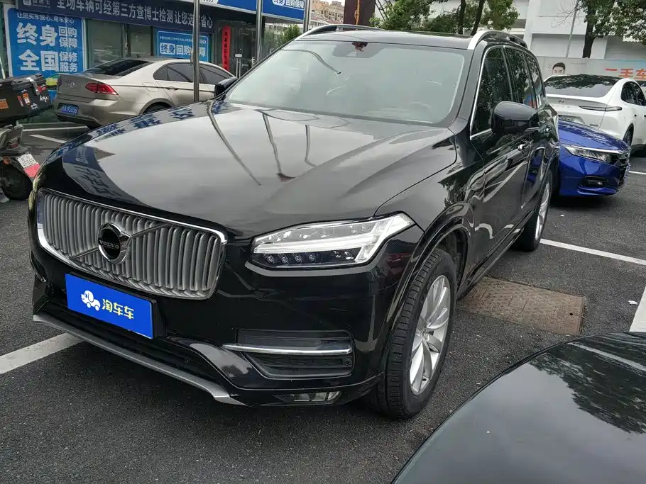Volvo XC90 2018 — фото 1