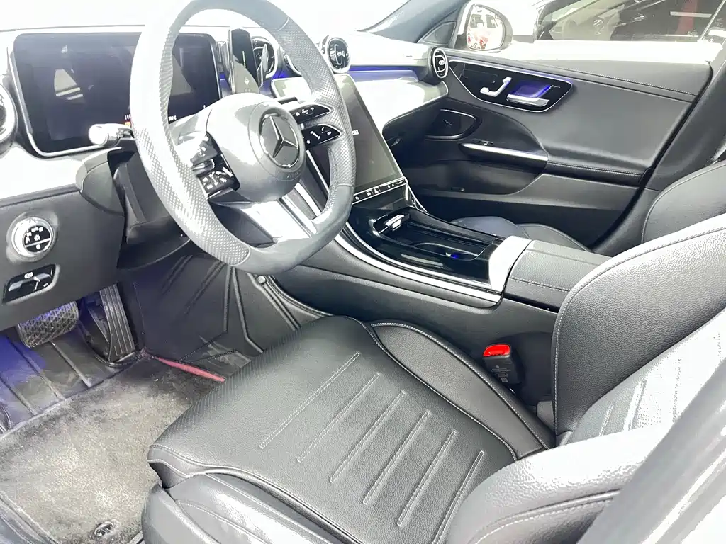 Mercedes-Benz C-Class 2023 — фото 7