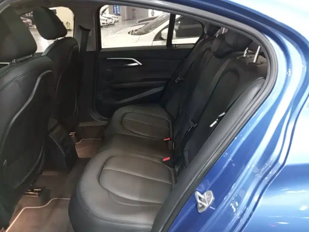 BMW 1 Series 2017 — фото 17