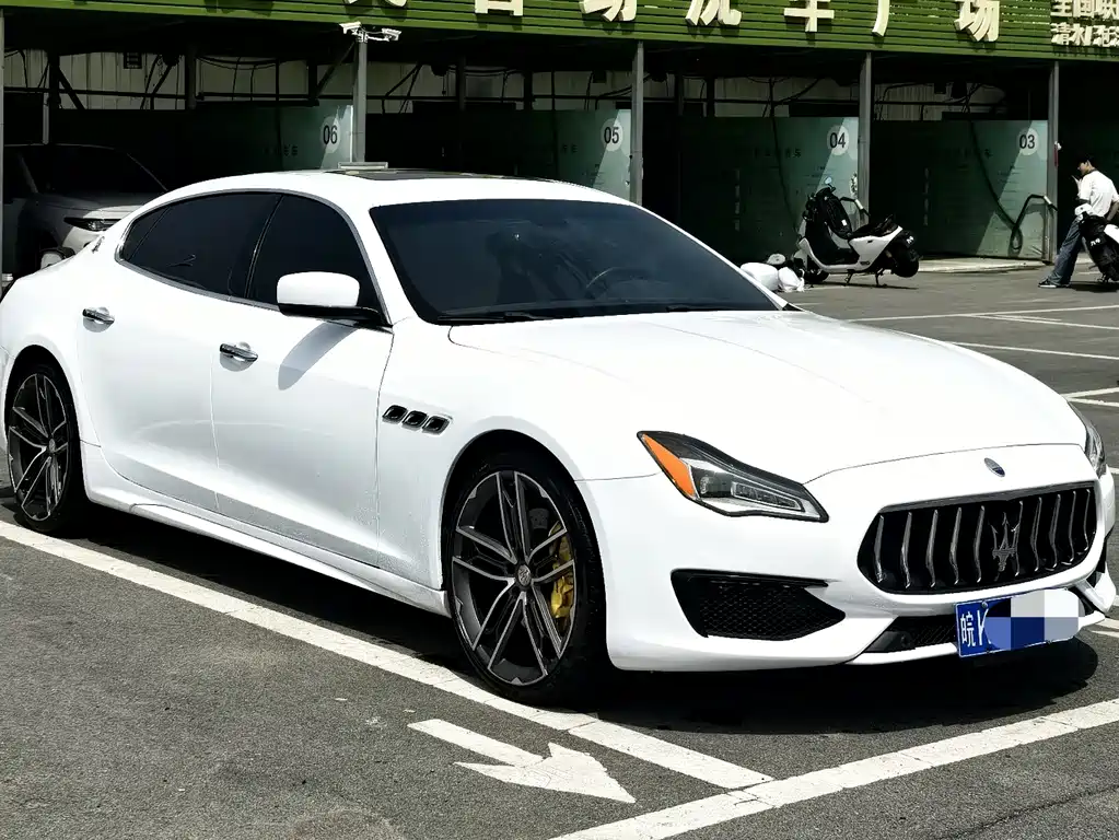 Maserati Quattroporte 2015 — фото 2